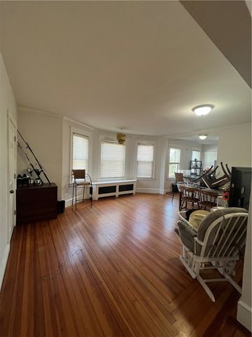 28 Thurston Avenue 2, Newport, RI 02840
