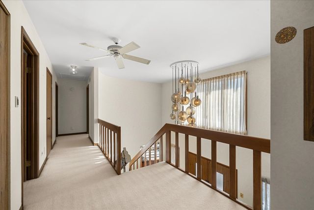 9 Buckingham Drive, Sugar Grove, IL 60554