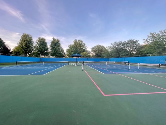 9 Buckingham Drive, Sugar Grove, IL 60554