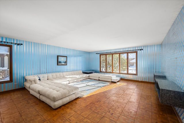 9 Buckingham Drive, Sugar Grove, IL 60554