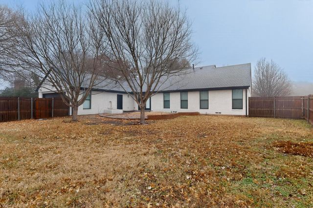 712 W Five Mile Parkway, Dallas, TX 75224