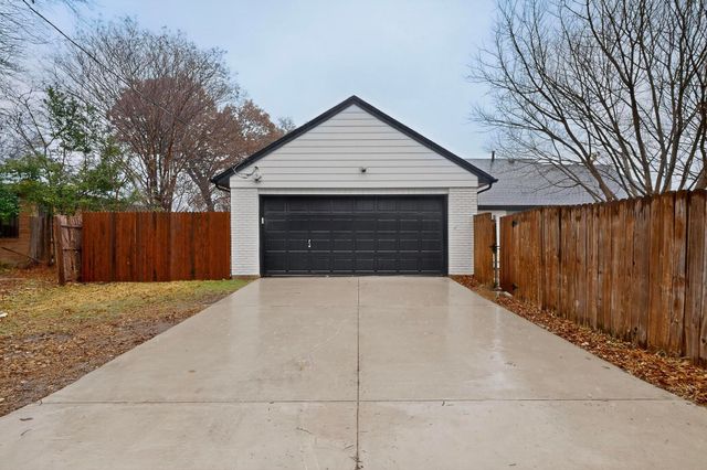 712 W Five Mile Parkway, Dallas, TX 75224