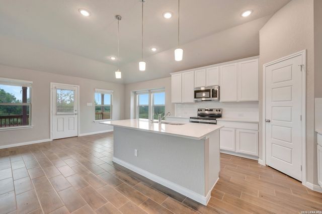 117 Greeley Drive, Floresville, TX 78114