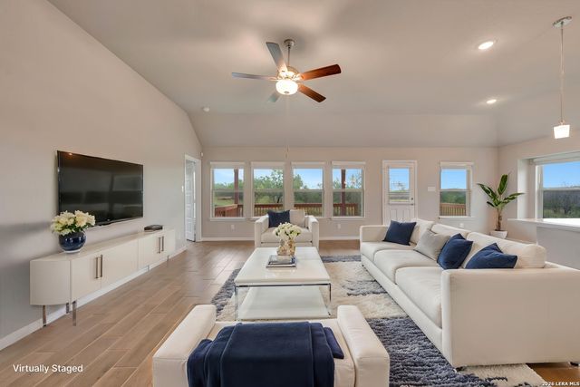 117 Greeley Drive, Floresville, TX 78114
