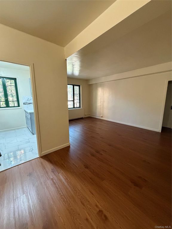 1595 Metropolitan Avenue 3B, Bronx, NY 10462 — photo 2