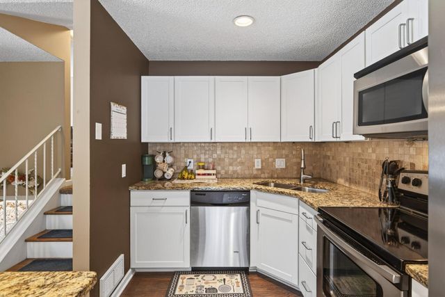 16616 Franklin Trail SE, Prior Lake, MN 55372