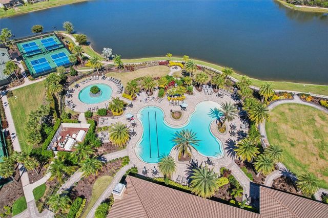 10802 SEASONS WAY, Palmetto, FL 34221