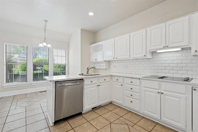 605 Aberdeen Road, Edmond, OK 73025