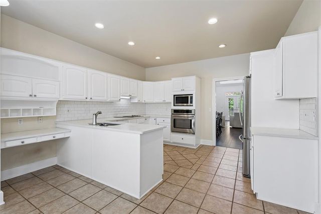 605 Aberdeen Road, Edmond, OK 73025