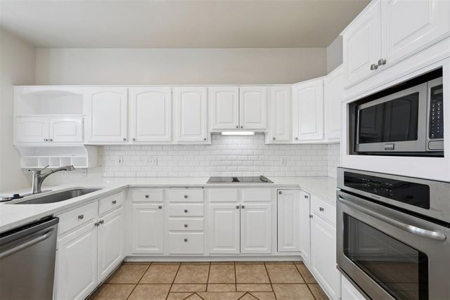 605 Aberdeen Road, Edmond, OK 73025