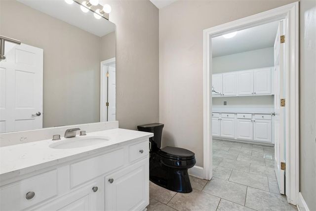 605 Aberdeen Road, Edmond, OK 73025