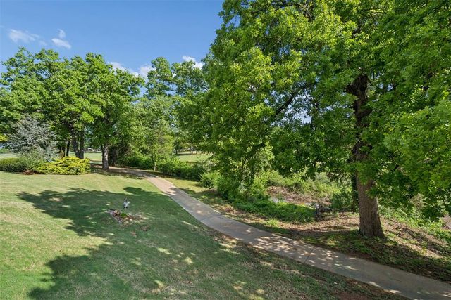 605 Aberdeen Road, Edmond, OK 73025