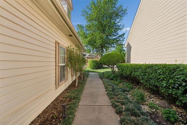 605 Aberdeen Road, Edmond, OK 73025