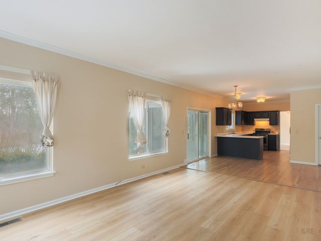 1008 Victoria Drive, Fox River Grove, IL 60021