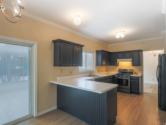 1008 Victoria Drive, Fox River Grove, IL 60021