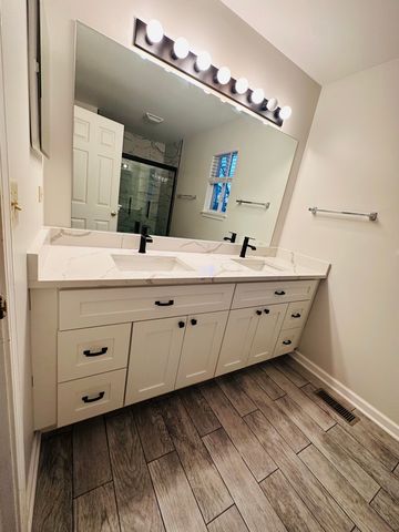 1008 Victoria Drive, Fox River Grove, IL 60021