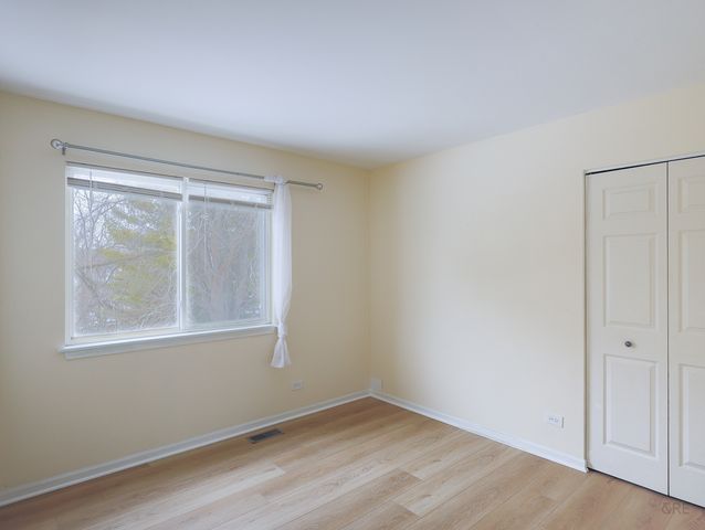 1008 Victoria Drive, Fox River Grove, IL 60021