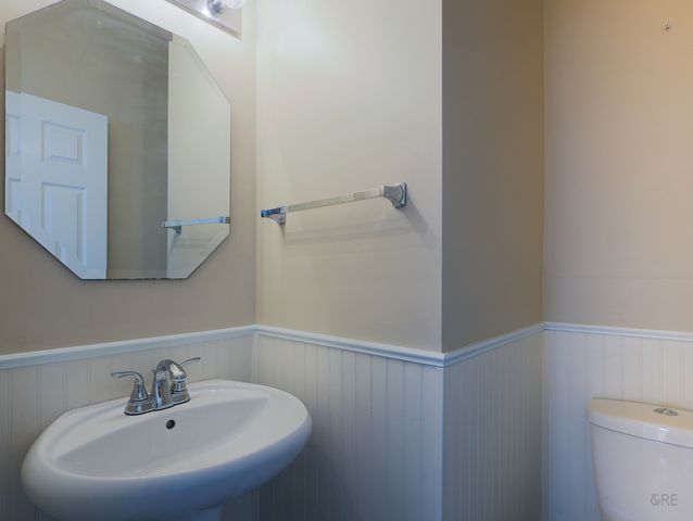 1008 Victoria Drive, Fox River Grove, IL 60021