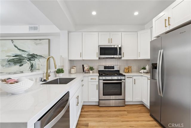 621 N Orlando Avenue 9, West Hollywood, CA 90048
