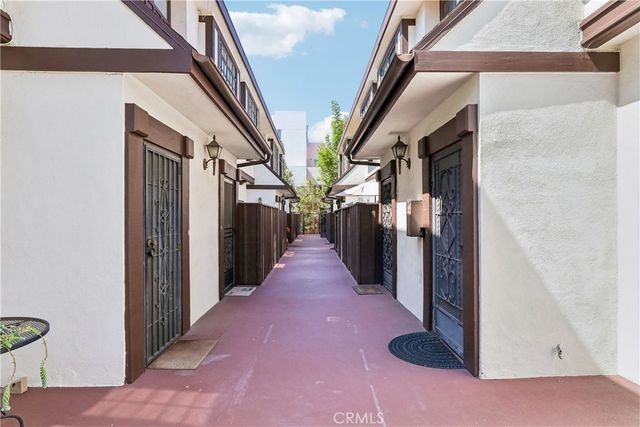 621 N Orlando Avenue 9, West Hollywood, CA 90048