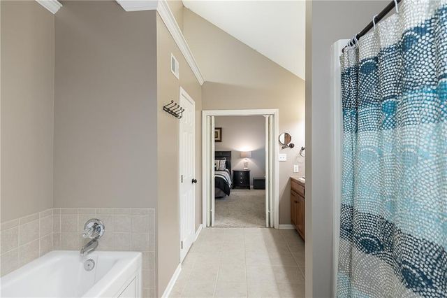 7203 Eastside Drive, Weatherby Lake, MO 64152