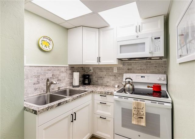 7203 Eastside Drive, Weatherby Lake, MO 64152