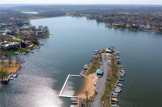 7203 Eastside Drive, Weatherby Lake, MO 64152