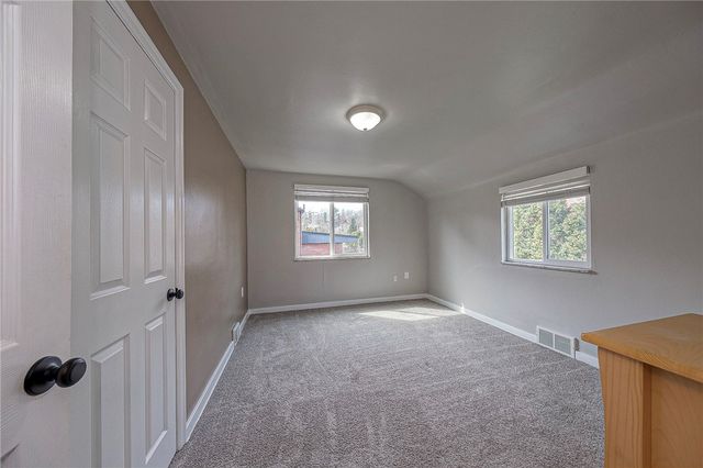 433 Sleepy Hollow Rd, Mt Lebanon, PA 15228