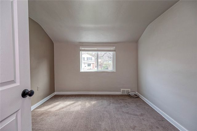 433 Sleepy Hollow Rd, Mt Lebanon, PA 15228