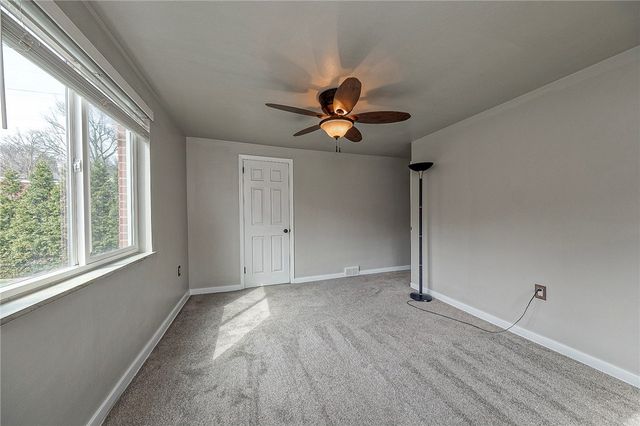 433 Sleepy Hollow Rd, Mt Lebanon, PA 15228