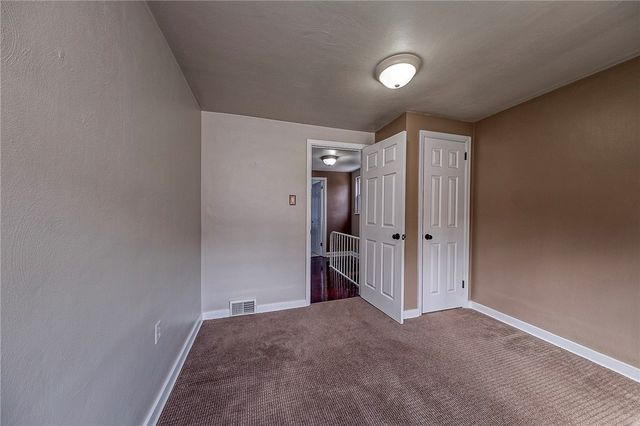 433 Sleepy Hollow Rd, Mt Lebanon, PA 15228