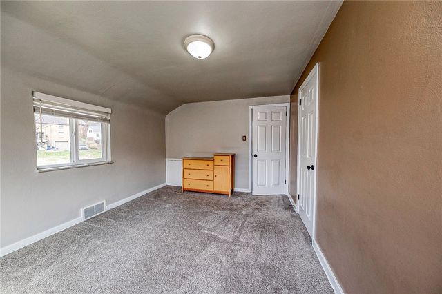 433 Sleepy Hollow Rd, Mt Lebanon, PA 15228