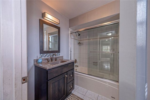 433 Sleepy Hollow Rd, Mt Lebanon, PA 15228