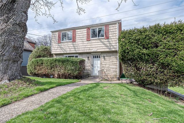 433 Sleepy Hollow Rd, Mt Lebanon, PA 15228