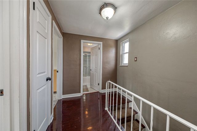 433 Sleepy Hollow Rd, Mt Lebanon, PA 15228