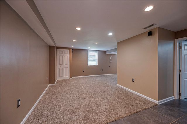 433 Sleepy Hollow Rd, Mt Lebanon, PA 15228