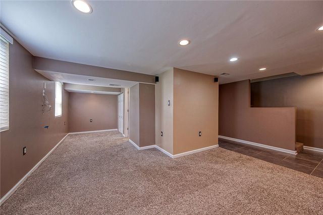 433 Sleepy Hollow Rd, Mt Lebanon, PA 15228