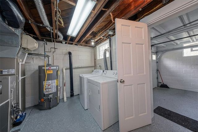 433 Sleepy Hollow Rd, Mt Lebanon, PA 15228