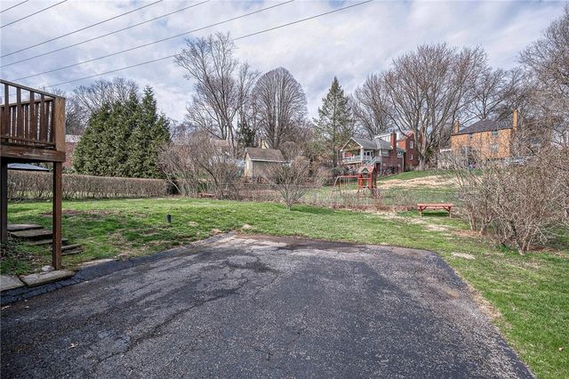 433 Sleepy Hollow Rd, Mt Lebanon, PA 15228