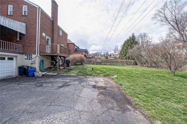 433 Sleepy Hollow Rd, Mt Lebanon, PA 15228