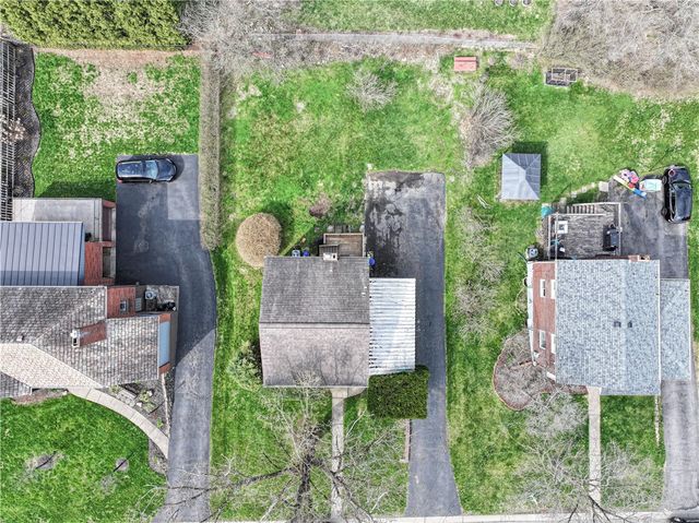 433 Sleepy Hollow Rd, Mt Lebanon, PA 15228