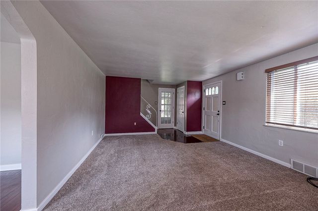 433 Sleepy Hollow Rd, Mt Lebanon, PA 15228