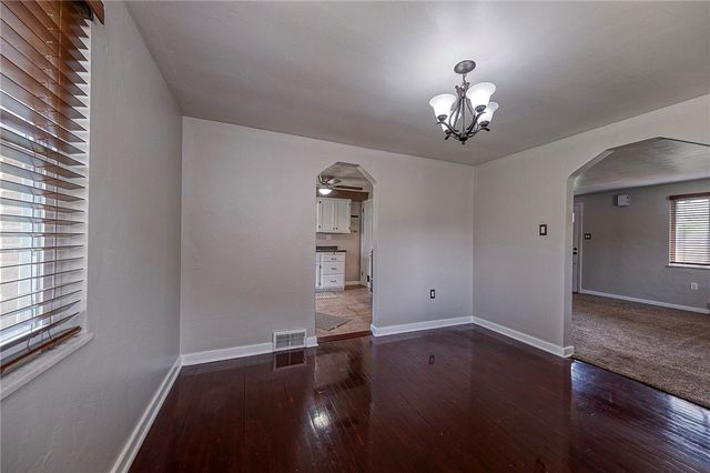 433 Sleepy Hollow Rd, Mt Lebanon, PA 15228