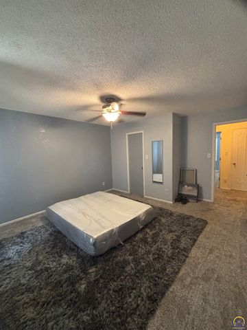 3626 SW Cambridge AVE, Topeka, KS 66614