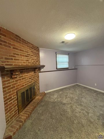 3626 SW Cambridge AVE, Topeka, KS 66614
