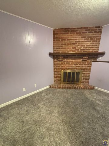 3626 SW Cambridge AVE, Topeka, KS 66614