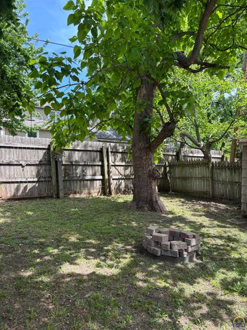 3626 SW Cambridge AVE, Topeka, KS 66614