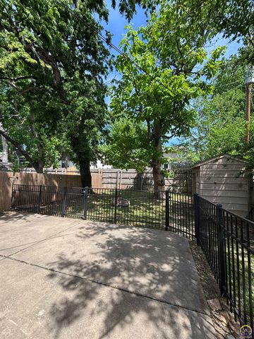 3626 SW Cambridge AVE, Topeka, KS 66614