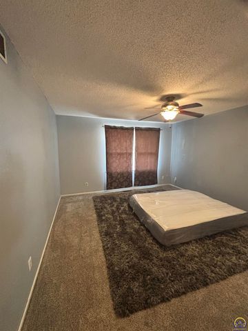 3626 SW Cambridge AVE, Topeka, KS 66614