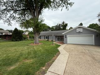 117 E Elm Street, Wheaton, IL 60189